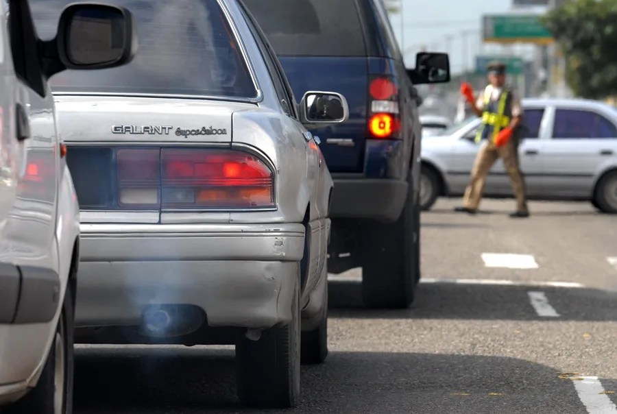 Sánchez pide a Von der Leyen que mantenga el veto al motor de combustión en 2035