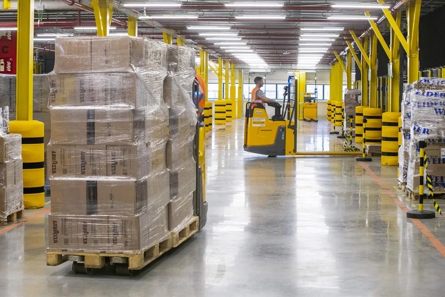 La UE cobrará 3 euros a los paquetes de bajo coste comprados en internet, sobre todo de China