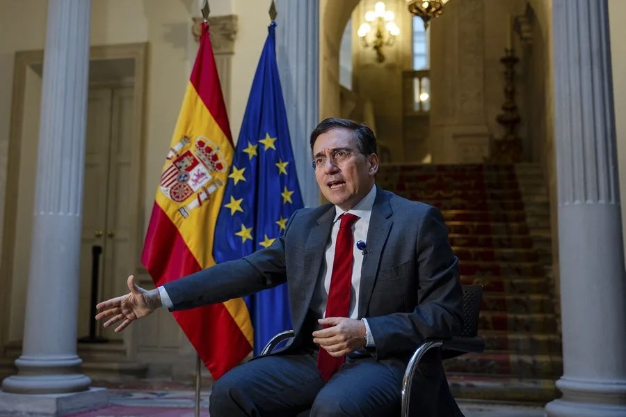 Albares defiende avanzar hacia un ejército europeo para «no depender de terceros»