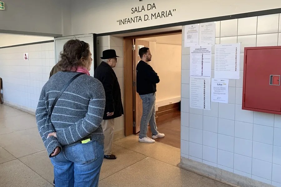 Elecciones en Portugal: Cierran los centros de votación en Portugal continental y Madeira