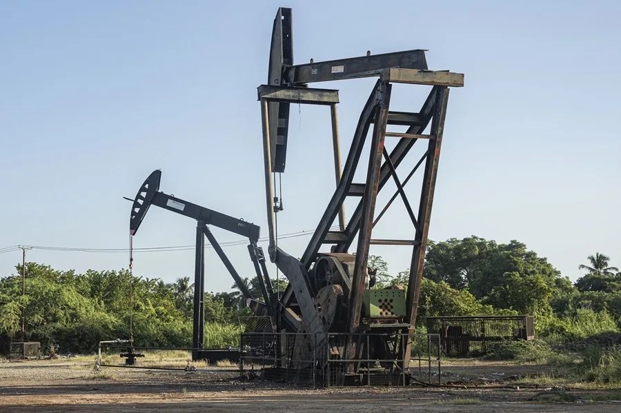 Trump dice que su país podría gobernar Venezuela y extraer su petróleo durante años