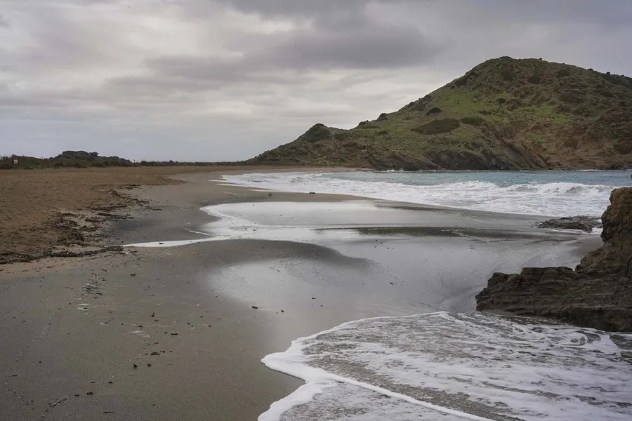 Alerta en once comunidades, más de 50 carreteras afectadas por nieve y 12 cortadas por lluvia