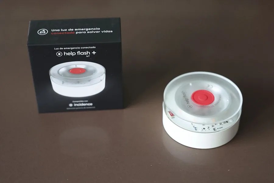 TRÁFICO: 2026 trae la V-16, el teléfono 018 para víctimas de tráfico y el seguro del patinete