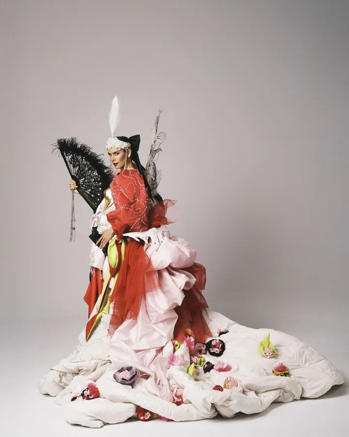 Pedroche da una vuelta de campana a su vestuario y recicla el que ha utilizado desde 2014