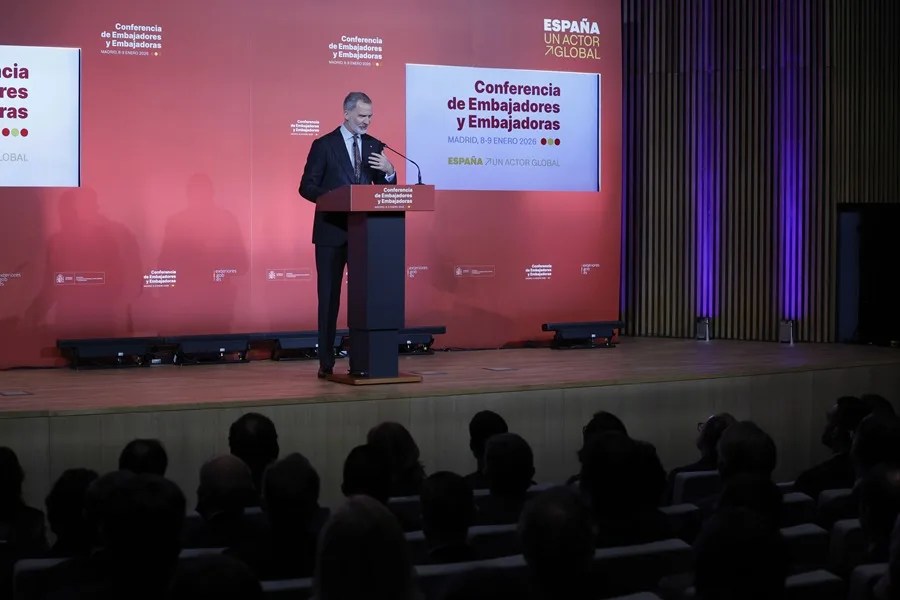 Felipe VI pide contribuir a una «verdadera transición» democrática y pacífica en Venezuela