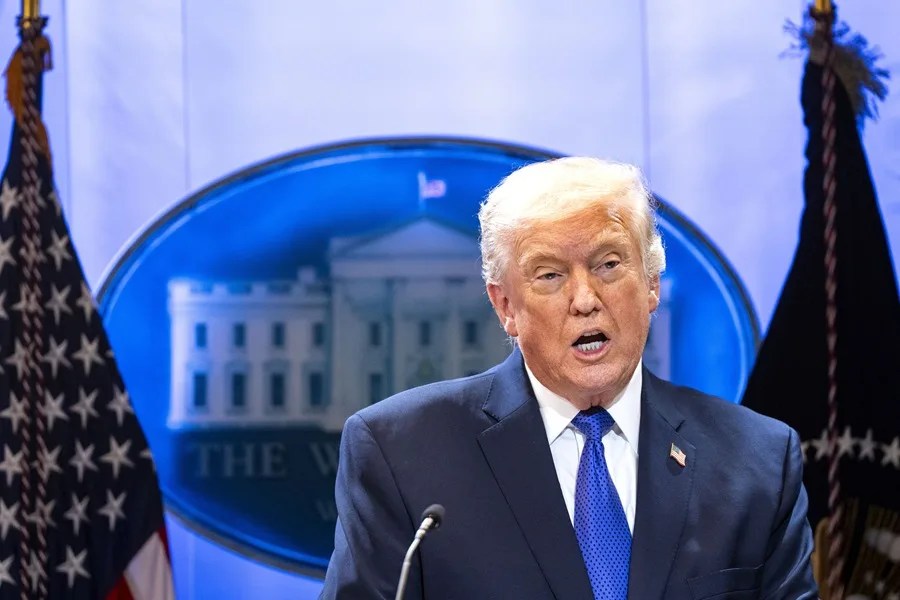 Trump dice que impondrá un arancel global del 10 % tras la anulación de sus gravámenes por el Supremo