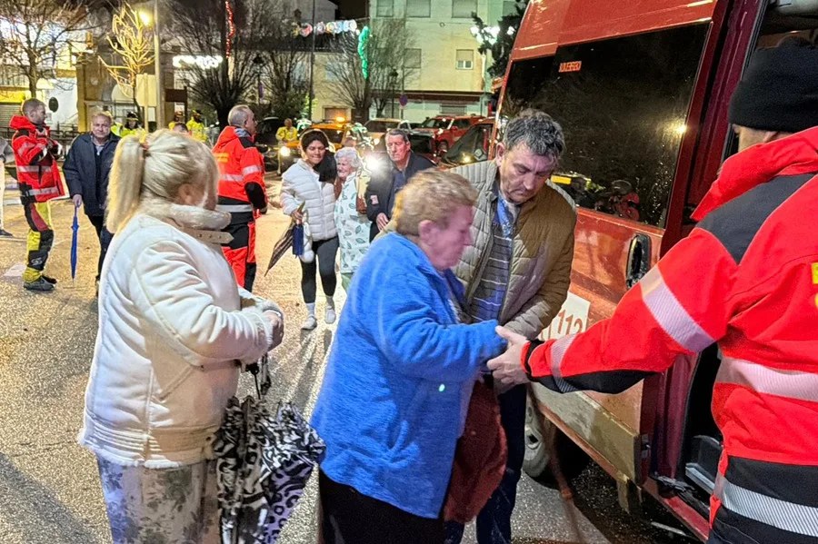 Borrasca Leonardo: Miles de desalojados en Andalucía y Extremadura mientras se busca a una desaparecida en Málaga