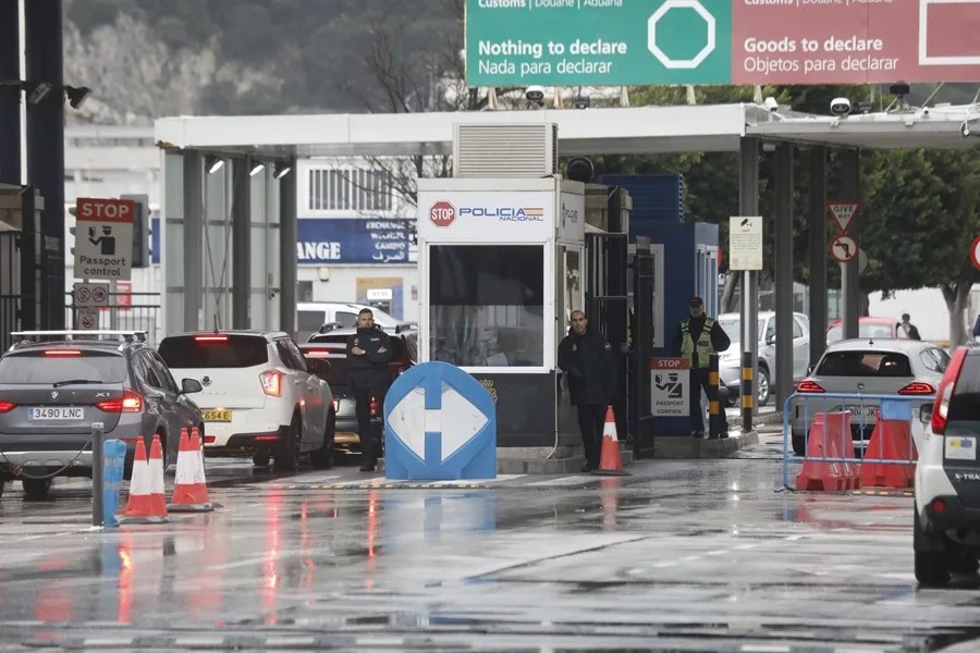 Publicado el tratado que define el estatus de Gibraltar tras el Brexit, que incluye el fin de la verja fronteriza con España