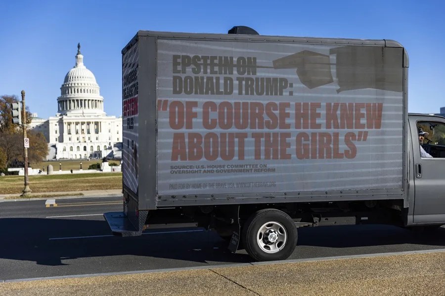 EE.UU. retira miles de documentos de Jeffrey Epstein tras divulgar información de víctimas