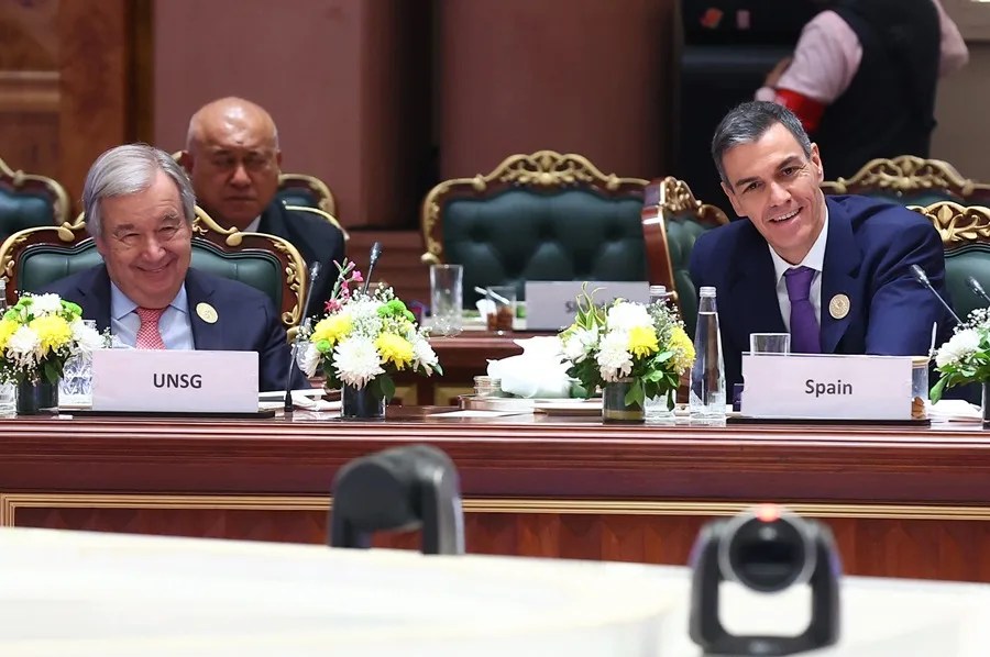 Sánchez llama a evitar que solo unos pocos dominen la IA y se socave la democracia