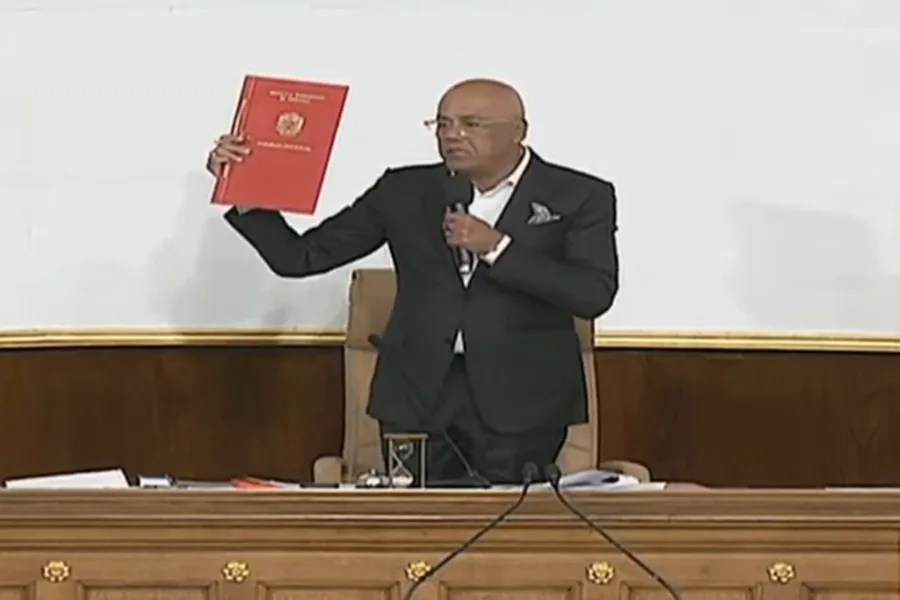 El Parlamento de Venezuela aprueba una histórica ley de amnistía que no perdona las acciones armadas