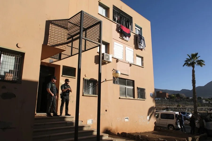 Mata a su hijo de 10 años, hiere a su mujer y muere abatido por la Guardia Civil