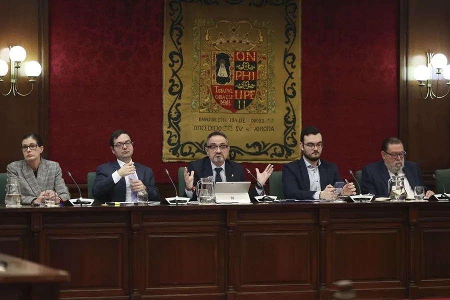 El alcalde de Móstoles acusa a Sánchez de «montar una gran mentira» y amenaza con acciones