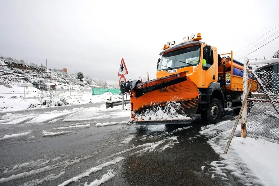 Siete comunidades en alerta por nevadas, viento y oleaje, con dos en nivel naranja