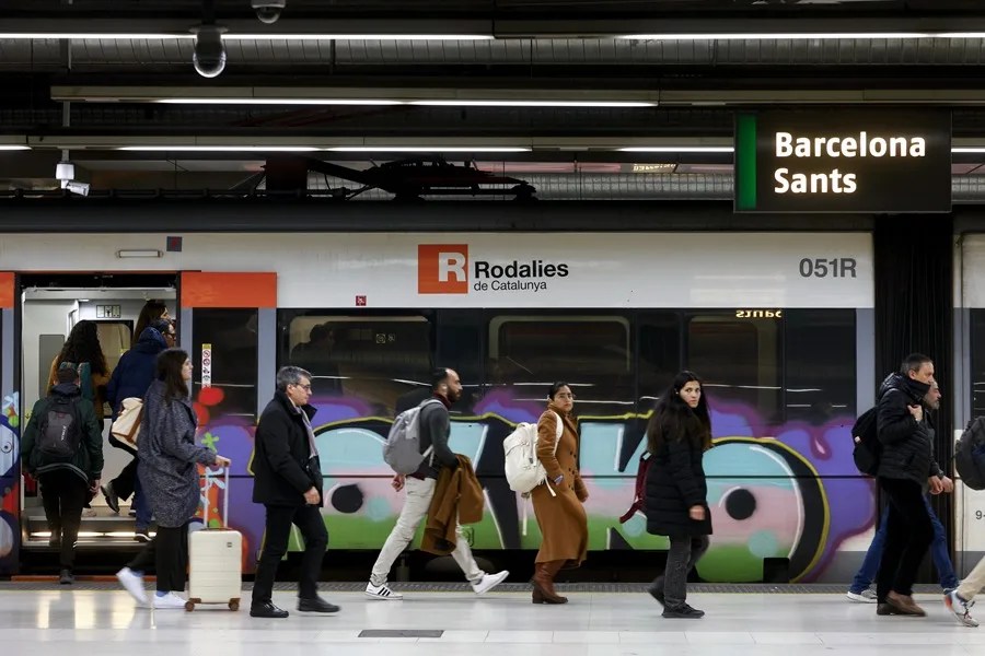 Suspenden de nuevo el servicio de Rodalies al volver a caer el Centro de Control de Adif