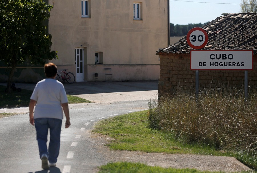 La edad más común en España es 49 años, aunque en las zonas en despoblación sube a 63 años