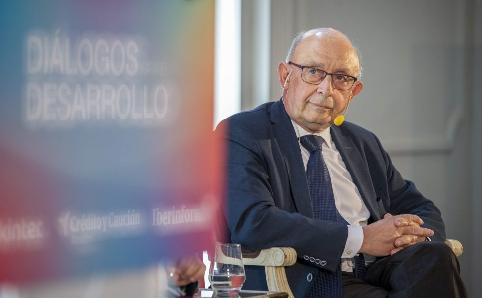 El exministro Montoro se escuda en la UCO y no ve indicios en su contra