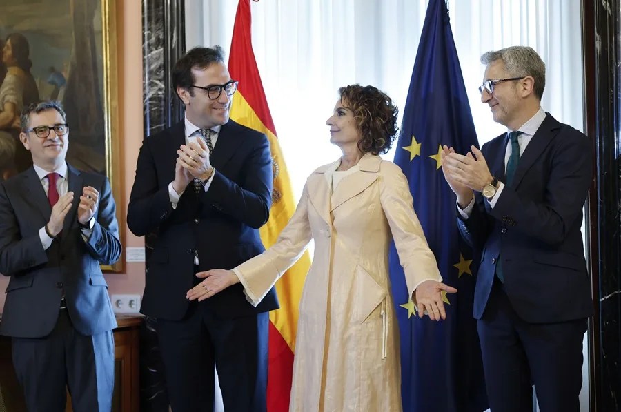 El PSOE prepara un «desembarco» de ministros en Andalucía para respaldar a Montero