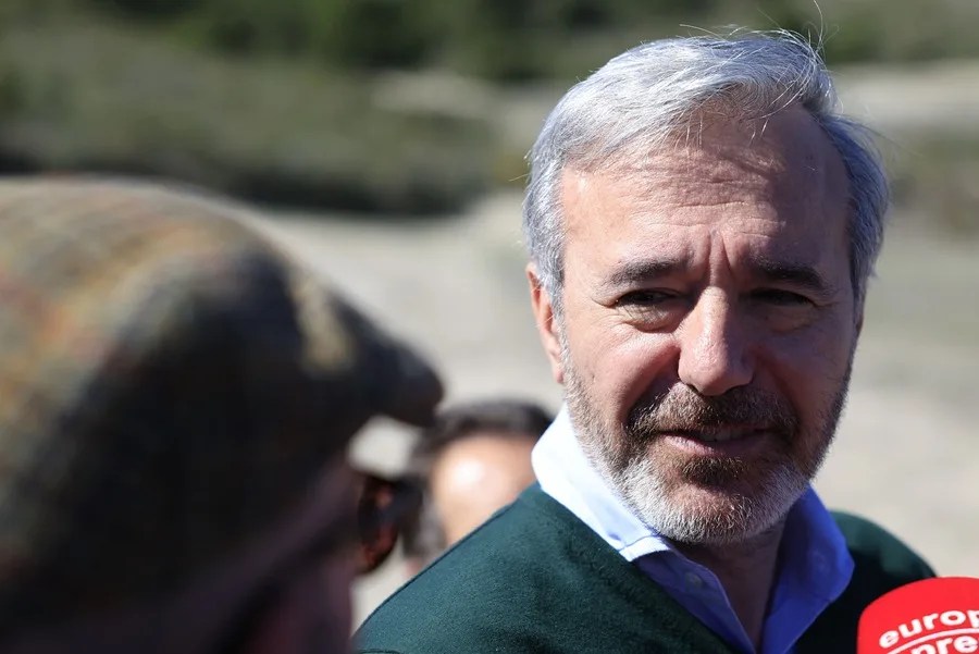 El PP apremia a Vox, que se resiste a dar plazos para llegar a acuerdos en Aragón y en Extremadura