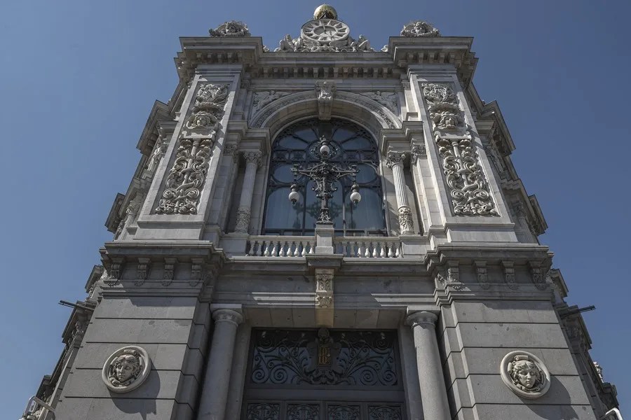 El Banco de España eleva al 2,3 % su previsión de crecimiento por el plan ante la guerra y dispara al 3 % la inflación