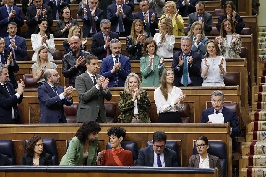 Feijóo acusa a Sánchez de ser «un pacifista de pacotilla» y Abascal de anhelar las catástrofes