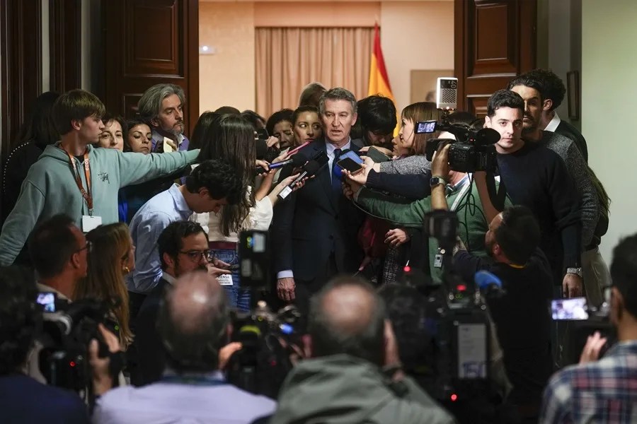 Feijóo responde al No a la guerra con otras cuatro palabras: ‘Como siempre Sánchez miente»