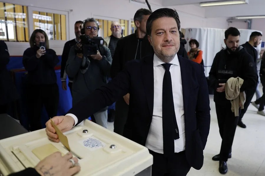 Casi la midad de los franceses votaron a la media tarde en las municipales francesas