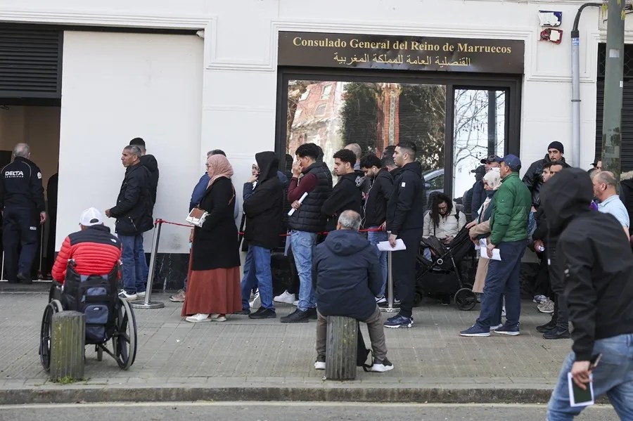 El Gobierno veta la enmienda del PP que endurece los requisitos para regularizar migrantes