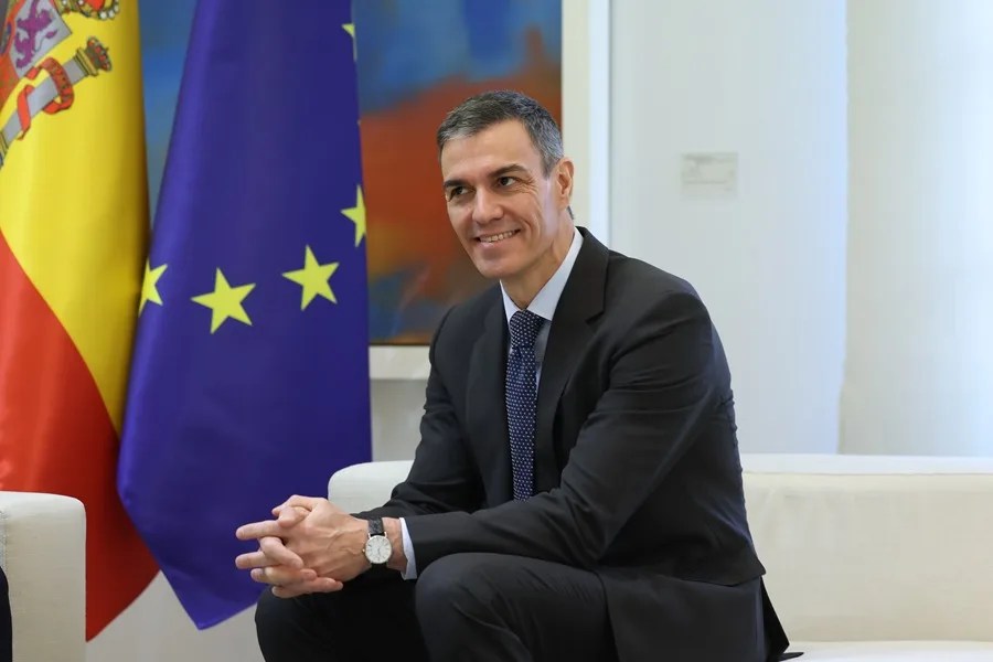 Sánchez escribe a la militancia del PSOE para defender su respuesta ante la guerra