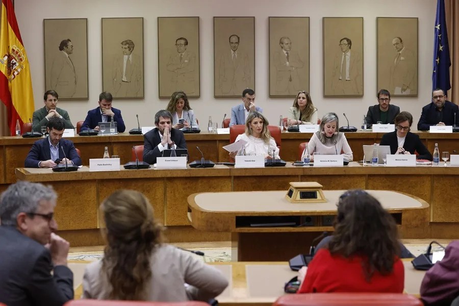 Yolanda Díaz anima a los ministros de Sumar a seguir dando la batalla en el Gobierno para sacar adelante medidas