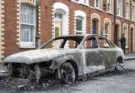 Tensión en Belfast: el Gobierno acusa a la ultraderecha de los disturbios tras la detención de un sudanés por apuñalamiento