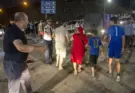 Miles de personas mantienen la presión sobre la frontera de Ceuta, en una crisis que ha dejado ya 18 muertos