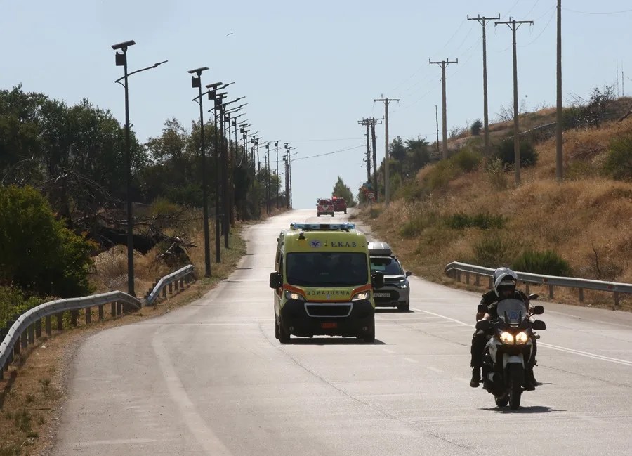 Dos muertos y dos heridos al chocar dos helicópteros antiincendios en Grecia