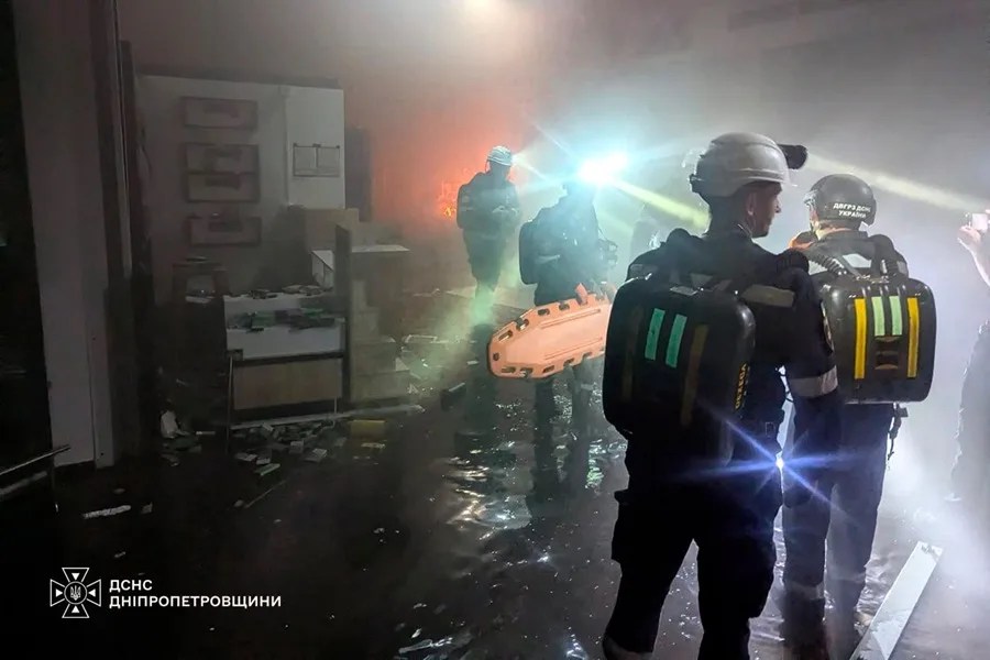 Al menos 15 muertos y 130 heridos en un ataque ruso contra un centro comercial en Ucrania