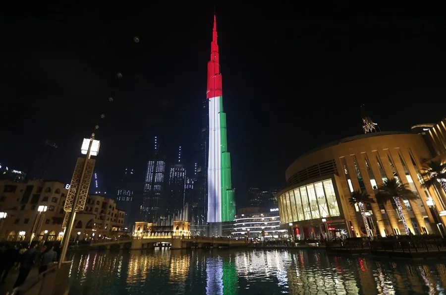Emiratos suspende relaciones comerciales y financieras con Irán por lanzamiento de misiles