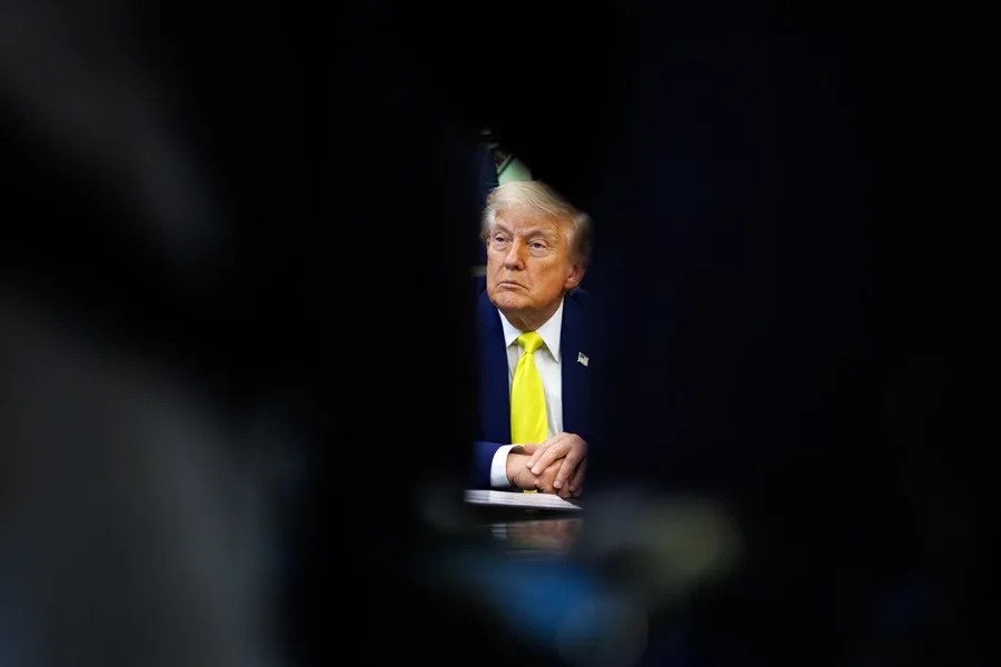 Trump amenaza con bombardear Omán si se interpone en el diálogo con Irán sobre Ormuz