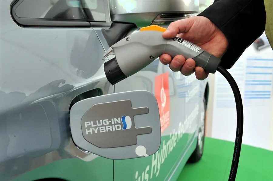 Los particulares podrán solicitar las ayudas para la compra de vehículos eléctricos del programa Auto + desde este martes