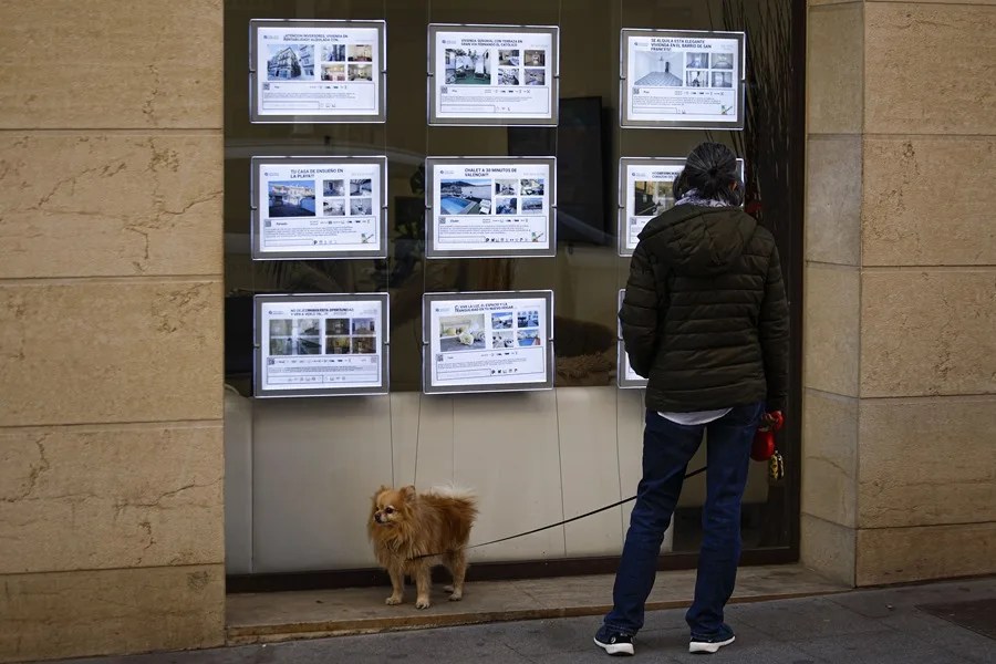 La compraventa de viviendas en España subió el 1,6 % en junio tras cinco meses a la baja