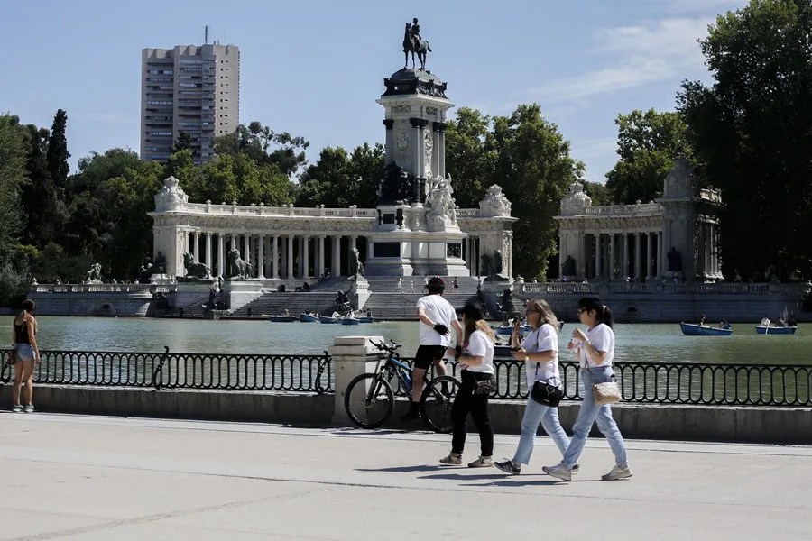 España roza los 50 millones de habitantes con 10,2 millones de personas nacidas fuera