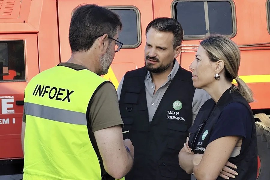 Regresan a sus casas todos los vecinos evacuados por el incendio de Las Hurdes