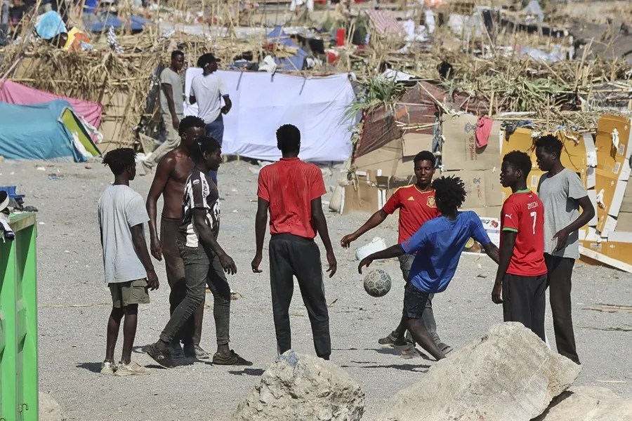La CE reitera su «expectativa» de que España devuelva todos los migrantes llegados a Ceuta
