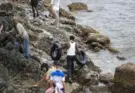 Decenas de migrantes acampados fuera del CETI en Ceuta intentan entrar por la fuerza