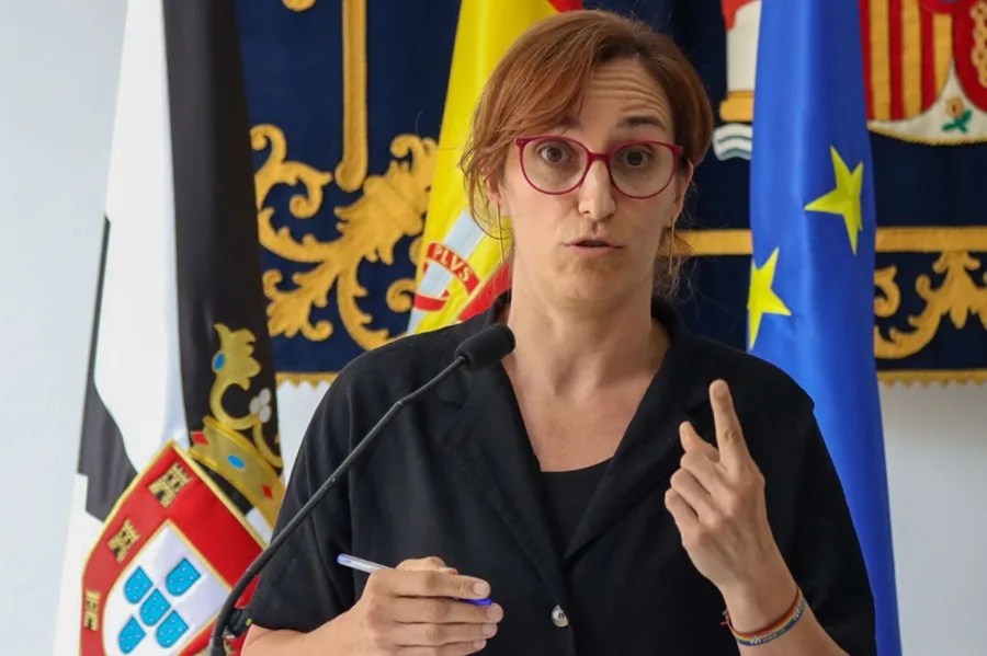 La ministra de Sanidad niega que haya una situación de colapso hospitalario en Ceuta por la crisis migratoria