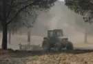 Un cambio en el patrón del viento abre una «ventana de oportunidad» en el fuego de Niebla (Huelva)