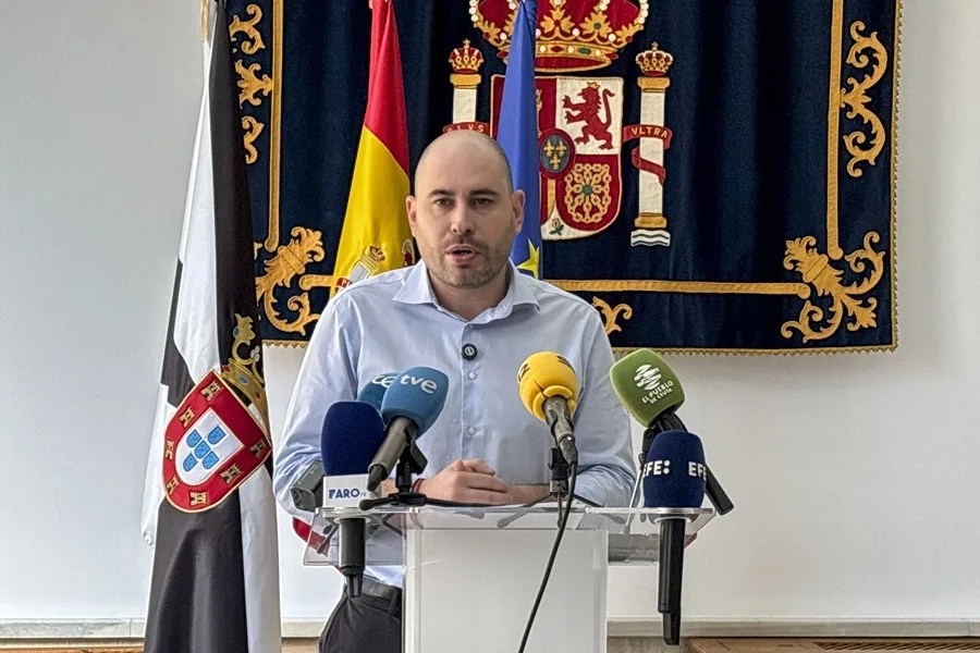 El delegado del Gobierno dice que Ceuta sigue «lejos de la normalidad» y descarta dimitir