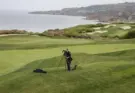 Arrestan a un hombre armado en el club de golf de Trump antes de su visita a Los Ángeles