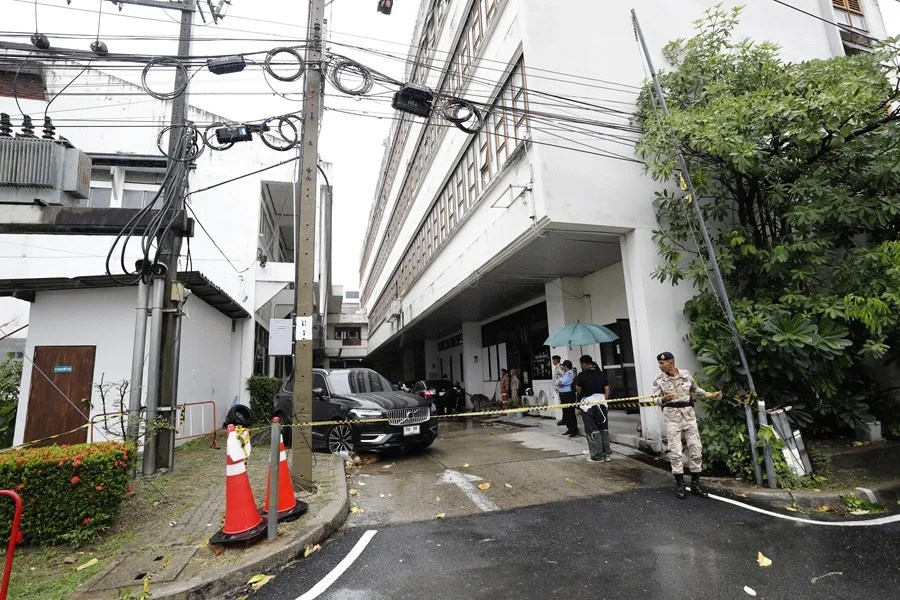 Un muerto y un herido por disparos de un exdiputado en edificio gubernamental de Tailandia