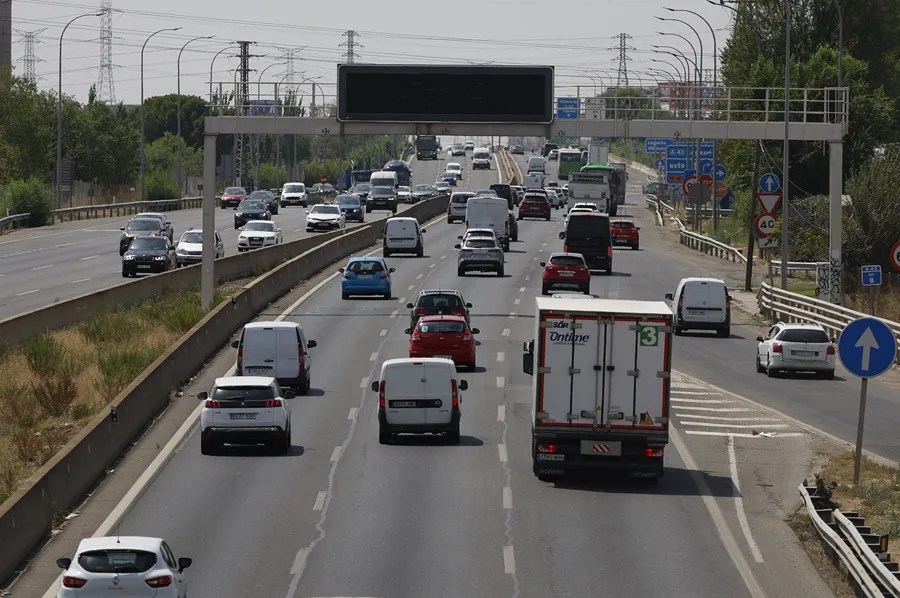 Tráfico complicado en el inicio del fin de semana del verano con más viajes por carretera