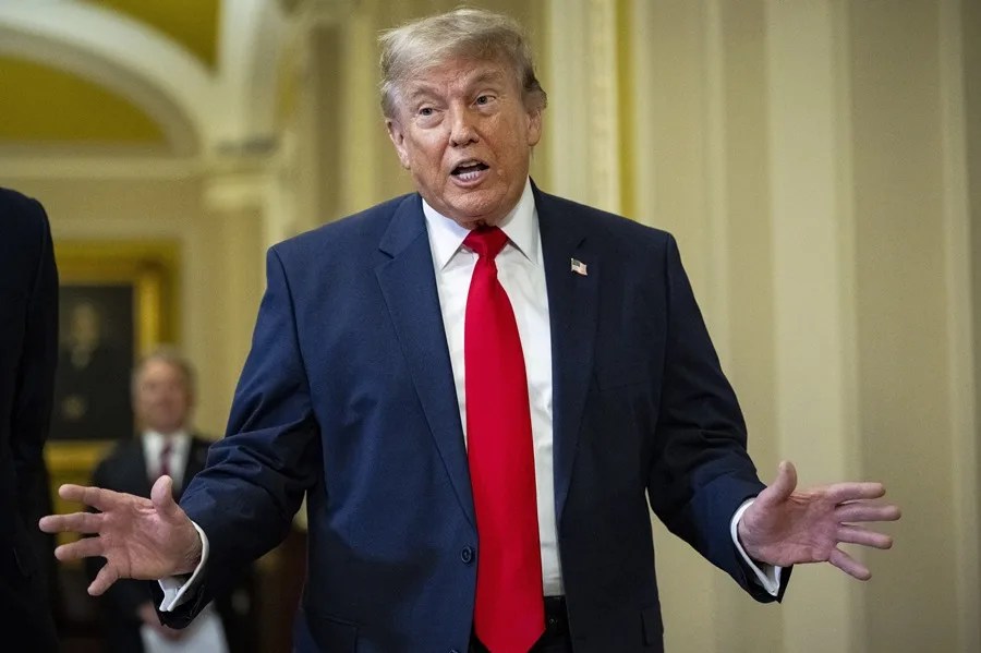 Trump dice que ya no hay minas en Ormuz y advierte a Irán sobre colocar nuevos explosivos