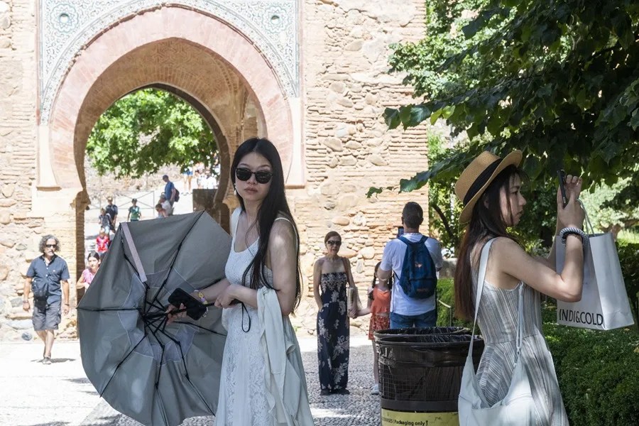Los turistas internacionales aumentaron el 4,6 % hasta junio y el gasto, un 7 %